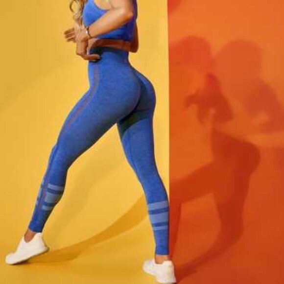 Buffbunny "BBL" Seamless Legging and workout top matching set - cutout detail - Picture 1 of 5